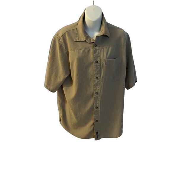 Cabela's Men Button Down Tan Short Sleeves Pocket Front Shirt Size Medium #56835 - Picture 1 of 7
